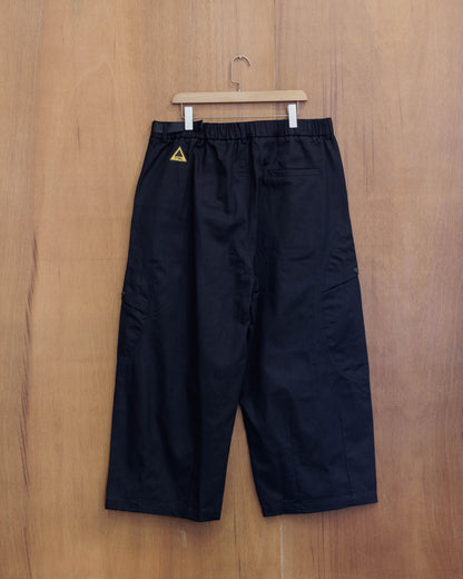 FTMD. Cargo Over Pants - Black