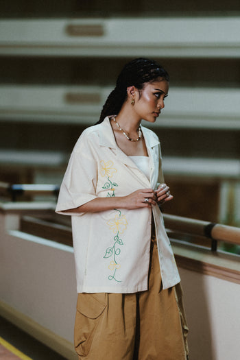 Anything Holiday - Vineflow Shirt - Beige