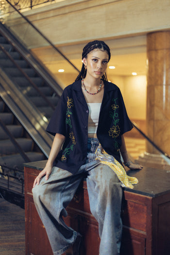 Anything Holiday - Vineflow Shirt - Black