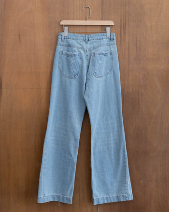 BEUTER® SS25 Flare Distressed Blue Jeans