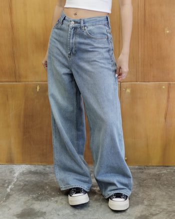 Leftroom Light Washed Jeans