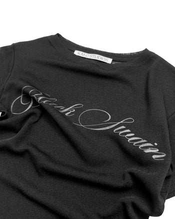 KMC - WMN BLACK SWAIN Baby Tee