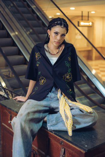 Anything Holiday - Vineflow Shirt - Black