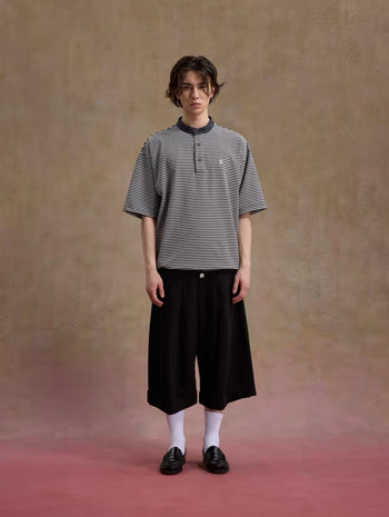 Unlimited Mote - Button Jorts - Black